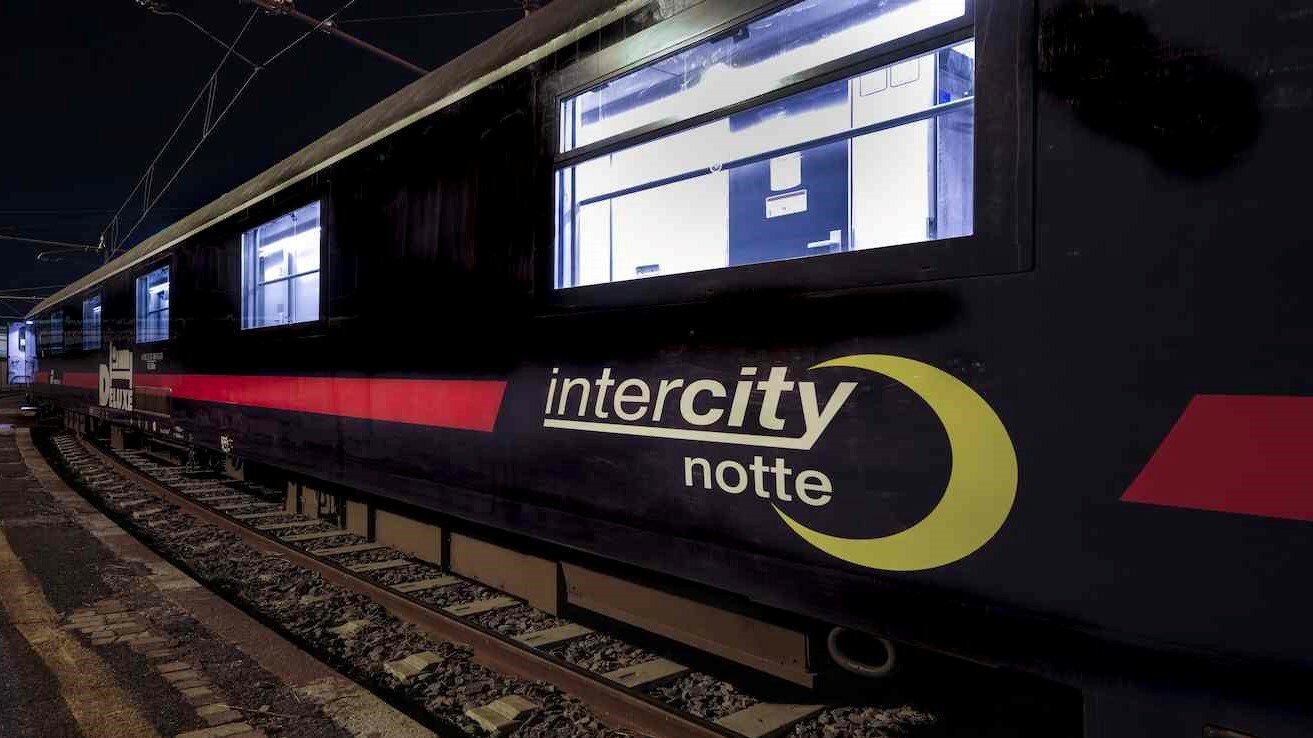 Ein Fernverkehrszug Intercity Night