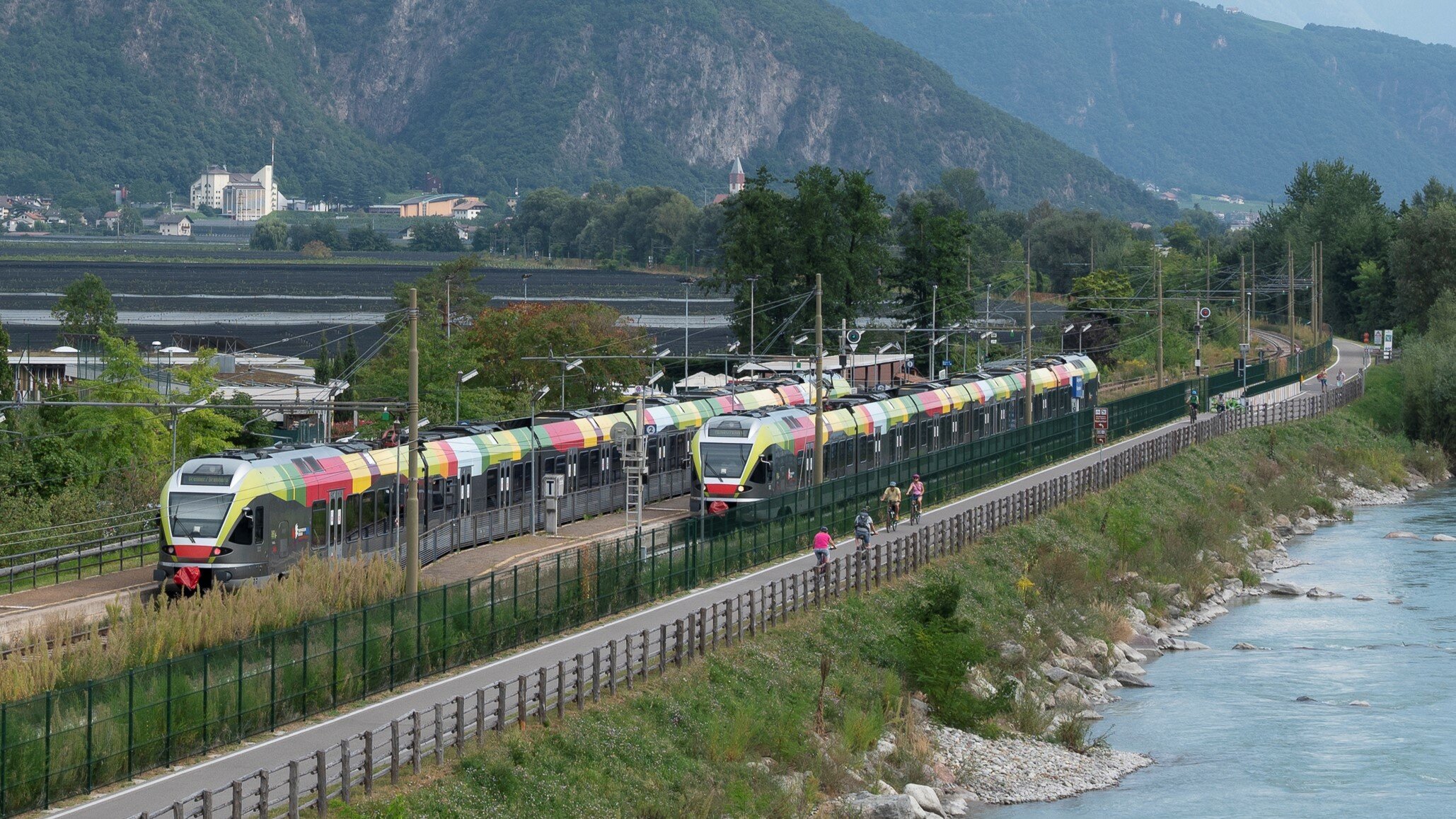 Two trains between Merano/Meran and Bolzano/Bozen