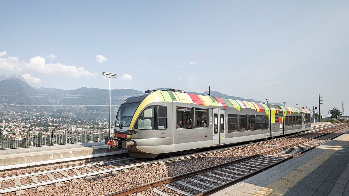 Il treno della Val Venosta a Marlengo