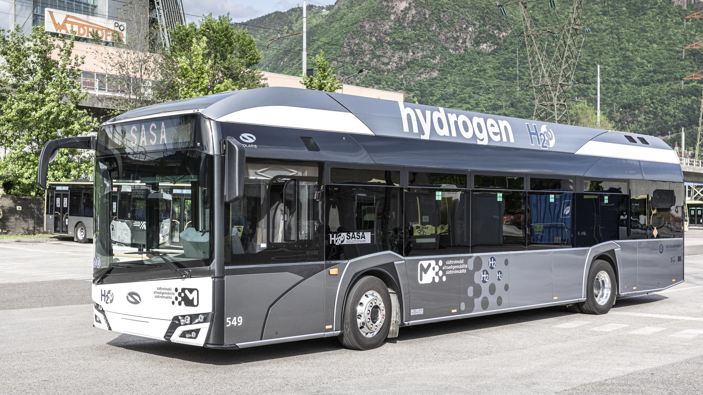 The new hydrogen bus in Bolzano / Bozen